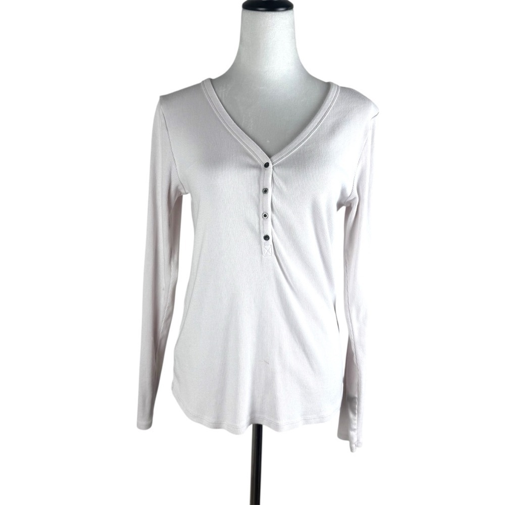 Abercrombie & Fitch L Henley Long Sleeve Ribbed Knit Button Top in Light Pink